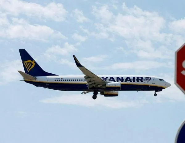 Se agotan reservas de combustible para aviones en Europa: así está afectando la situación en Irán a los aeropuertos