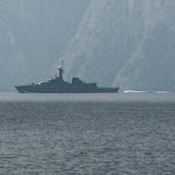 Irán reabrió estrecho de Ormuz, pero puso condición y Donald Trump respondió