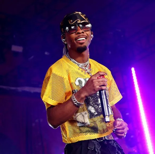 D4vd, cantante arrestado por la muerte de una menor de edad, hallada en el baúl de su carro