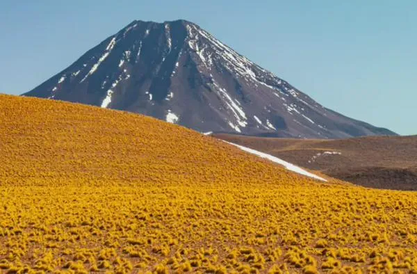 Sin viajar a la Luna, 5 lugares en la Tierra que parecen de otro planeta