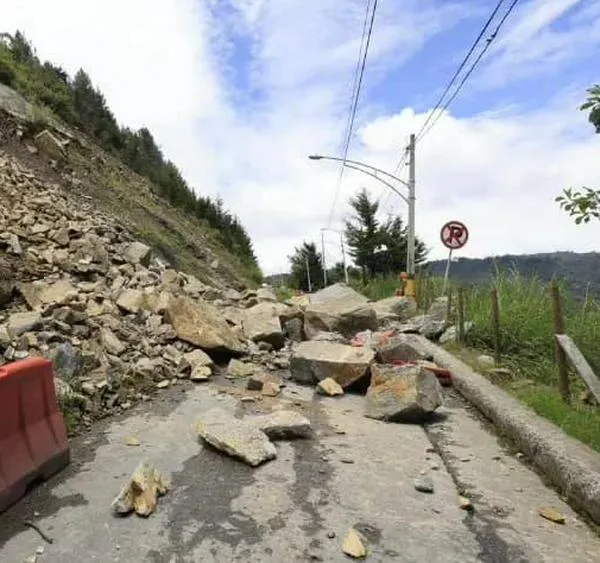 Reabren la vía a Santa Elena: habilitan el paso tras deslizamiento en el sector Mirador