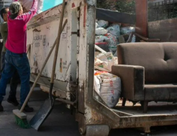 Lleva muebles y escombros a los Ecopuntos en Bogotá habilitados este sábado 18 de abril 