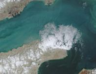 Irán bloquea de nuevo el tránsito por Ormuz; un soldado francés muere en el sur del Líbano