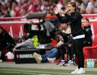 Marie-Louise Eta hace historia y dirige su primer partido al frente del Unión Berlín