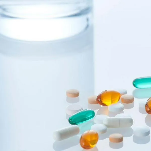 Multas por más de $1.379 millones: SIC sanciona a Bayer y Comfenalco Quindío por sobreprecios en medicamentos