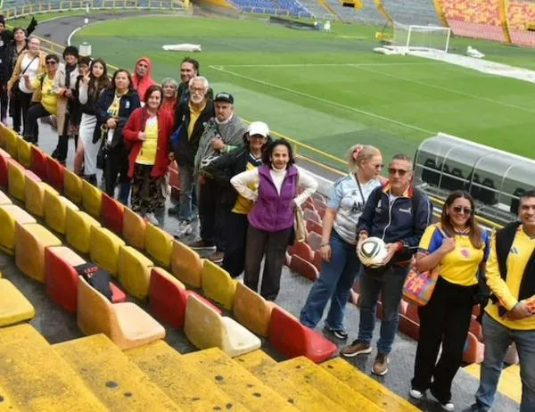 Personas mayores del Centro Día Tierra de Saberes recorrieron El Campín 