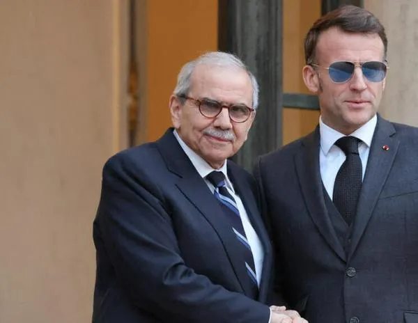 Macron se reunirá con el primer ministro libanés en París para "reafirmar su compromiso" con la tregua con Israel