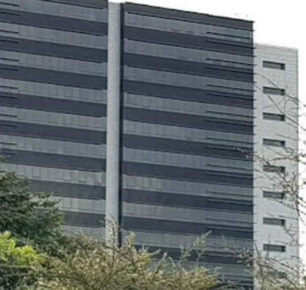 Contraloría alerta posibles irregularidades por COP 69 millones en becas con regalías