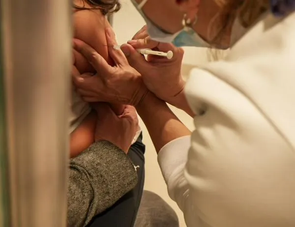 Conoce los puntos de vacunación en Bogotá el miércoles 22 de abril del 2026 