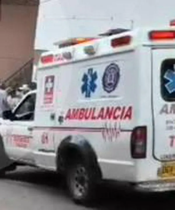 Carro terminó cayendo a un sótano en Caldas: conductora perdió el control del vehículo ¿Por qué?