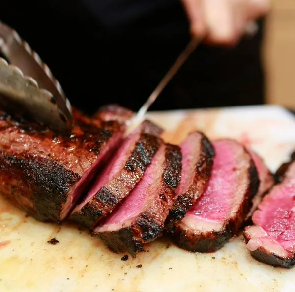 El precio de la carne de res en Colombia subió 15,6 % en el último año. Fedegán explica las razones del alza y los cortes más caros