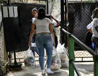 Motín en cárcel venezolana deja cinco muertos y genera denuncias de "opacidad"