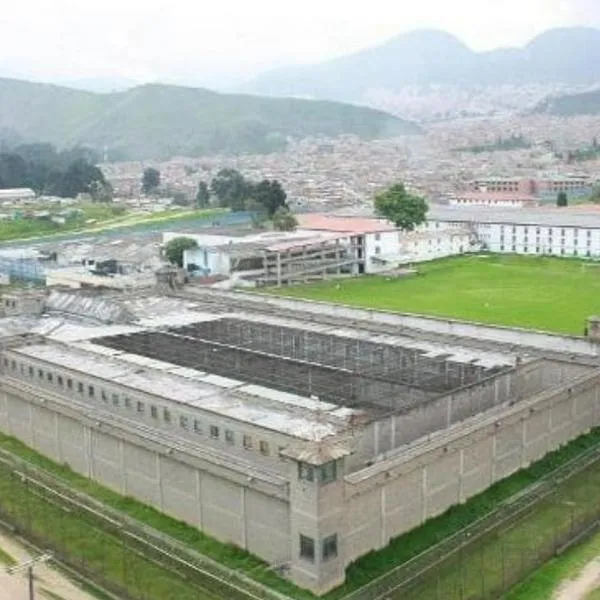 Inpec trasladó a 'Kiko' Gómez y 'Marquitos' Figueroa tras denuncias de Gustavo Petro y sospechas de nuevas fiestas en la cárcel La Picota.