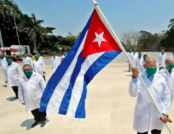 México resiste a la presión de Trump y sostiene el controvertido programa de médicos cubanos