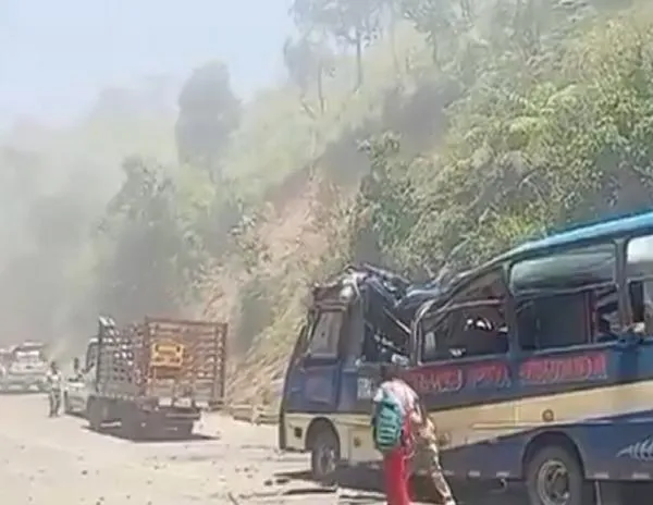 Al menos siete muertos y varios heridos en ataque con explosivos en la vía Panamericana, suroeste de Colombia