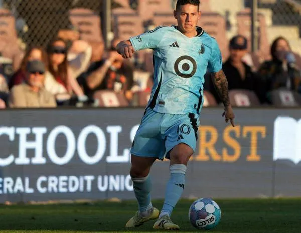 James Rodríguez sale como titular del Minnesota United por la liga