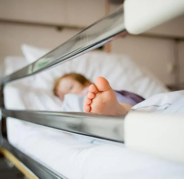 Niño de 8 años terminó con grave herida luego de “broma” de sus compañeros