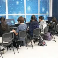 Centro de Excelencia en IA abre certificaciones internacionales claves