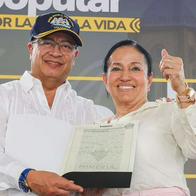 Revelan que Gustavo Petro dio título de mina de oro junto a batallón en Colombia