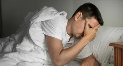 Hábitos que afectan el sueño de la Generación Z y cómo impactan su salud