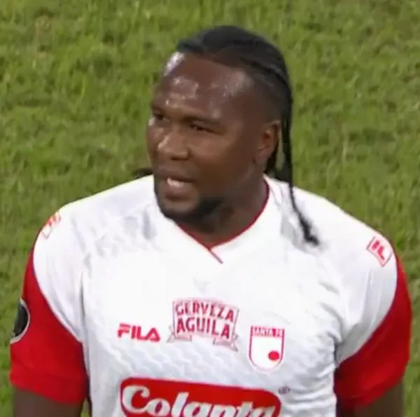 Hugo Rodallega explotó al ser sustituido en la derrota de Santa Fe vs Platense