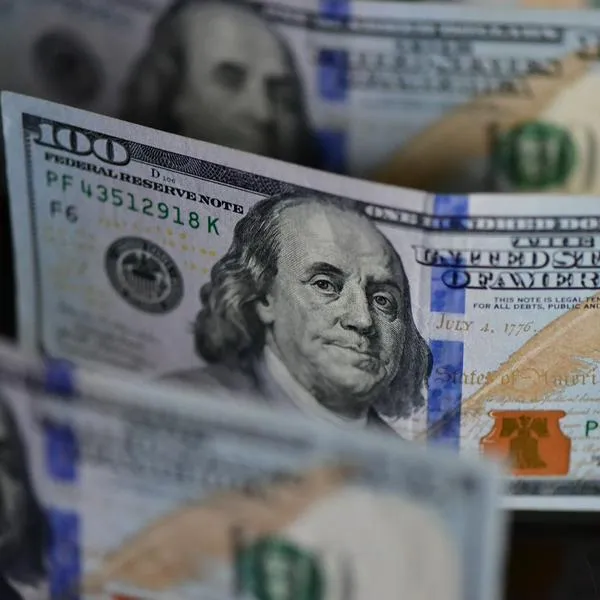 Dólar hoy en Colombia cayó y esperar a decisión con tasas de interés del Banrep
