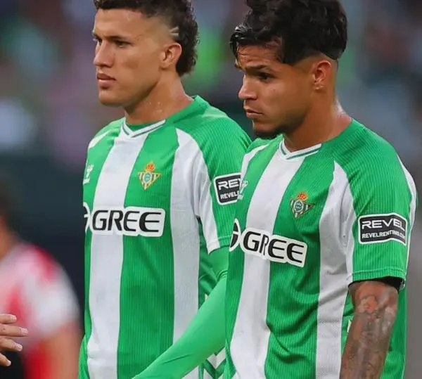 Duro golpe para Real Betis; Juan Camilo 'Cucho' Hernández y Nelson Deossa, a responder