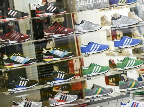 Qué pasa con los tenis y la ropa de Adidas en varias ciudades de Colombia