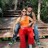Yeison Jiménez y su esposa