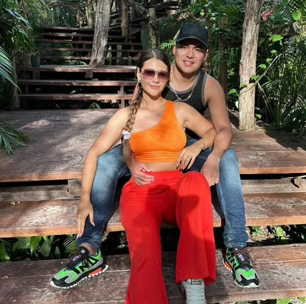 Yeison Jiménez y su esposa