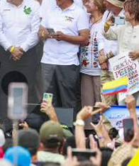 En recta final de campaña, Petro redobla apuestas en Antioquia 