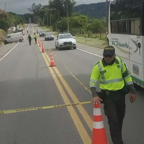 Cierre vehicular en la vía a La Calera, por cuenta de un accidente de tránsito que dejó a al menos una persona fallecida