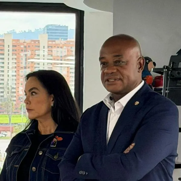Luis Gilberto Murillo oficializa su adhesión a la campaña de Iván Cepeda. Conozca los detalles de la alianza que busca fortalecer al Pacto Histórico. 