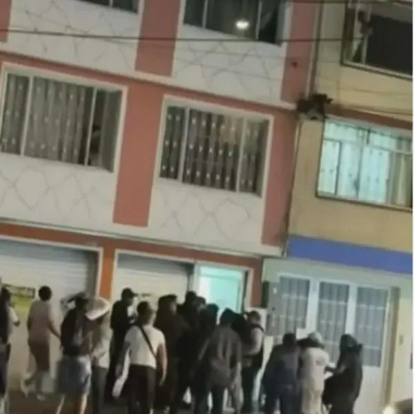 Habla mamá del niño de 2 años que cayó desde un cuarto piso en Bogotá: "Yo no me asomé"