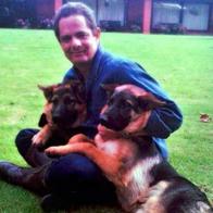 Germán Vargas Lleras ocultó por años la tragedia de Urcos y Rex, sus perros pastores alemanes envenenados en una estación de policía