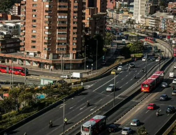 ¿Cómo opera el pico y placa en Bogotá para taxis y vehículos particulares este lunes 11 de mayo? Infórmate aquí 