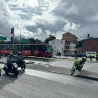 Accidente en la avenida Suba (Bogotá) en el que un motociclista murió atropellado por un bus de Transmilenio