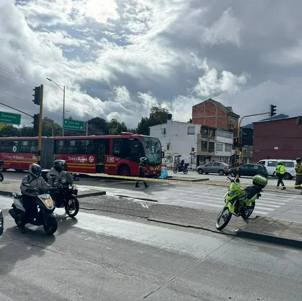 Accidente en la avenida Suba (Bogotá) en el que un motociclista murió atropellado por un bus de Transmilenio