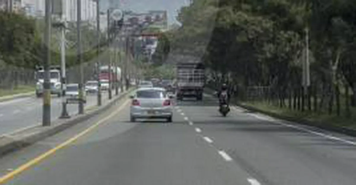 ¡Pilas! Por esta vía antes se podía andar a 80 km/h y ahora solo se permite circular a 50 km/h: tiene cámara de fotomultas