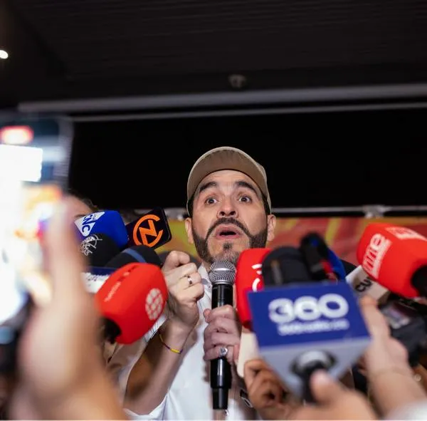 Abelardo de la Espriella ofreció disculpas a la periodista Laura Rodríguez por su comportamiento en el programa de Jhovanoty. "No hubo mala fe", dijo.
