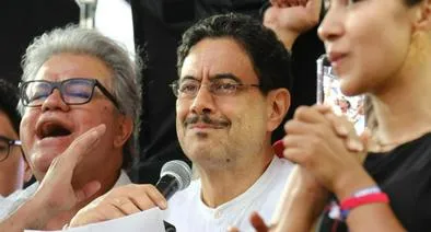 Iván Cepeda recibió el apoyo de importantes líderes del Partido Liberal como Juan Fernando Cristo y Guillermo Rivera. Polémica por orden del partido.