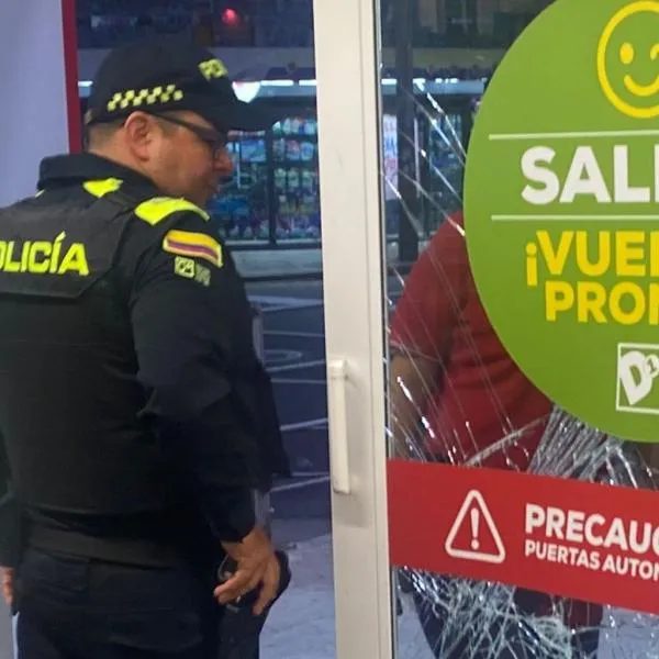 Mujer destruyó estanterías y mercancía en un D1: causó grandes perdidas