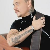 Adriano Muniz, cantante brasileño hallado sin vida en su apartamento