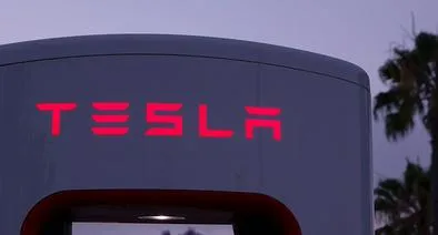 Llaman la atención a Tesla en Colombia: SIC explicó decisión por situación