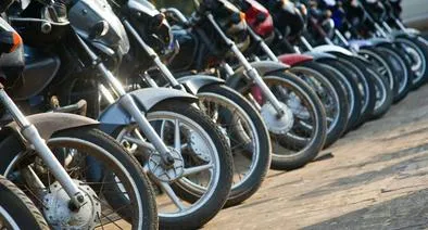 ¿Cuánto cuesta mantener moto más vendida de Colombia? Esto pagaría al mes