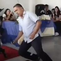 Profesor que cantaba en un salón de clases en Arjona, Bolívar, momentos antes de fallecer