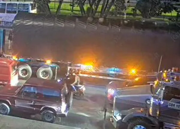 Movilidad hoy, 21 de mayo: congestión en la calle 13 tras choque que dejó una persona muerta