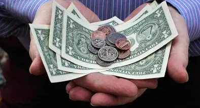 Dólar en Colombia cerró la semana con el precio más bajo del mes; ¿por qué cayó?