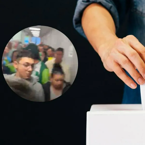 Momento en el que colombianos están molestos por un problema para votar en el consulado de Nueva Jersey, Estados Unidos