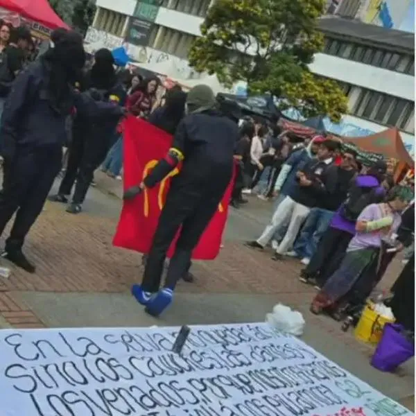 Encapuchados irrumpieron en la Universidad Nacional sede Bogotá y amenazaron con activar explosivos